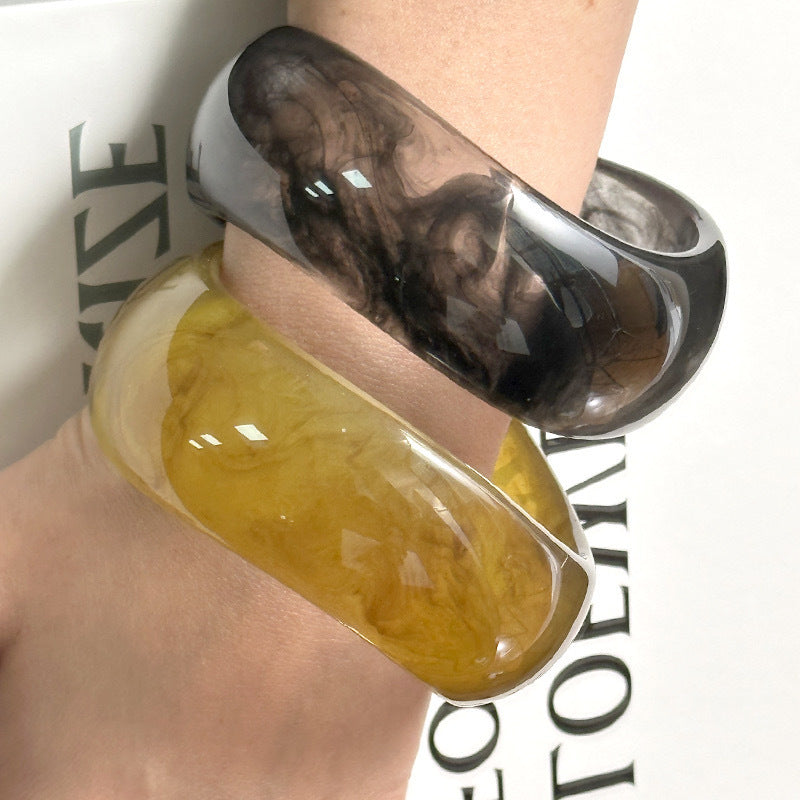 Wholesale Simple Resin Color Irregular S-shaped Wide Bracelet